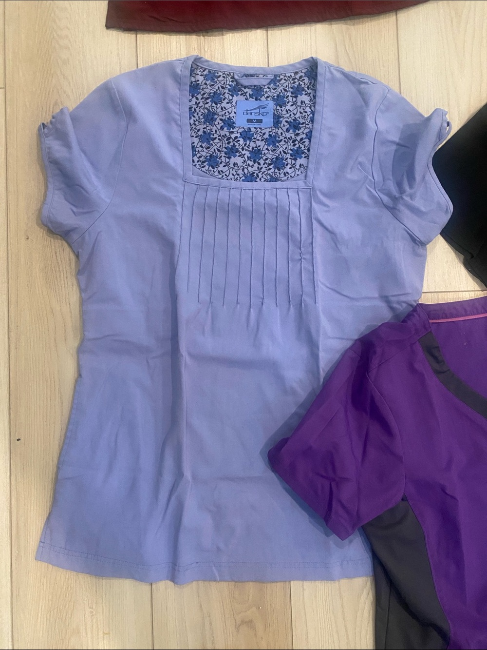Women's Purple V-Neck Scrub Top - Comfortable Work Tee - Picture 4 of 8